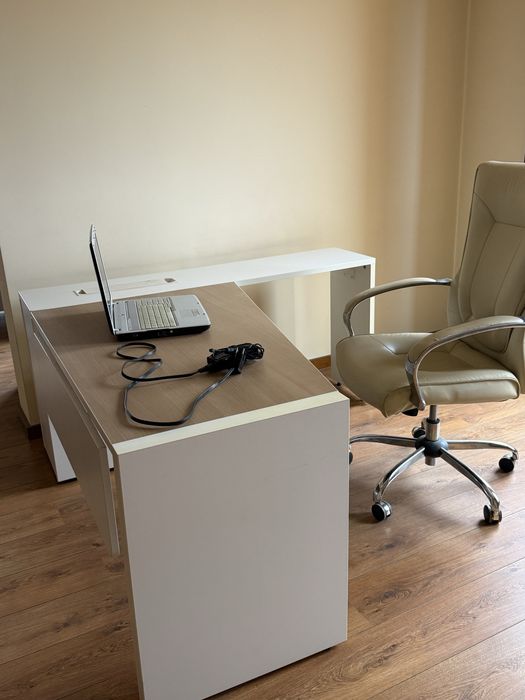 Продавам Италиански бюра Las Mobili