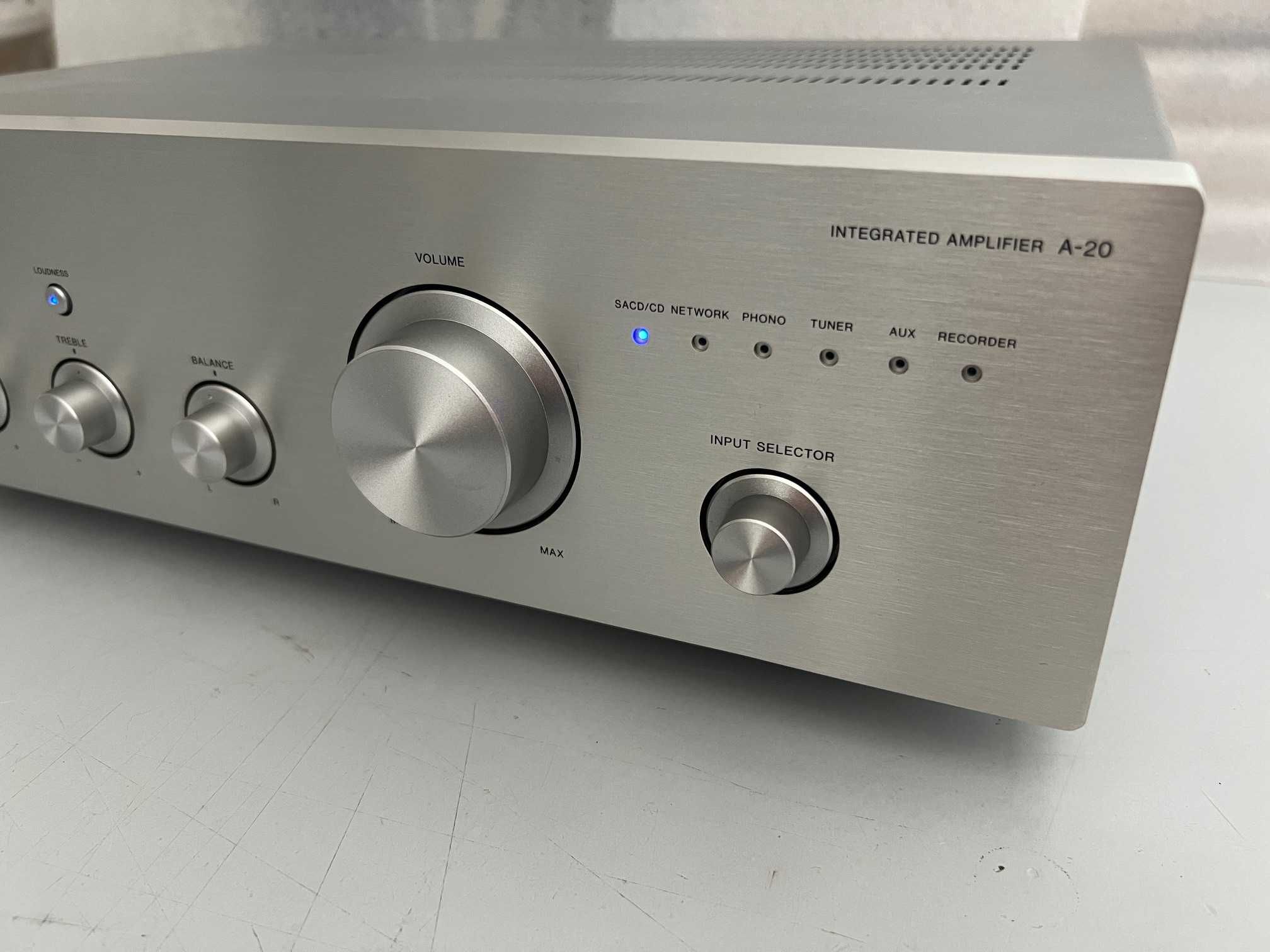 Усилвател PIONEER A-20-S с оригинално дистанционно