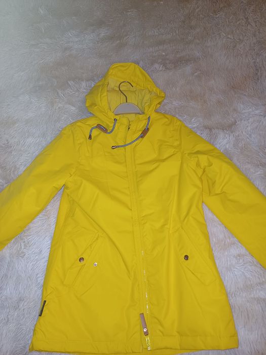 Vând geaca dama nepurtata