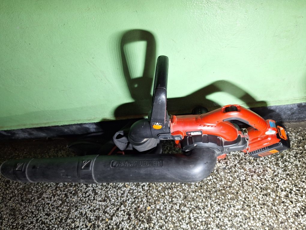 Акумулаторен листосъбирач black decker