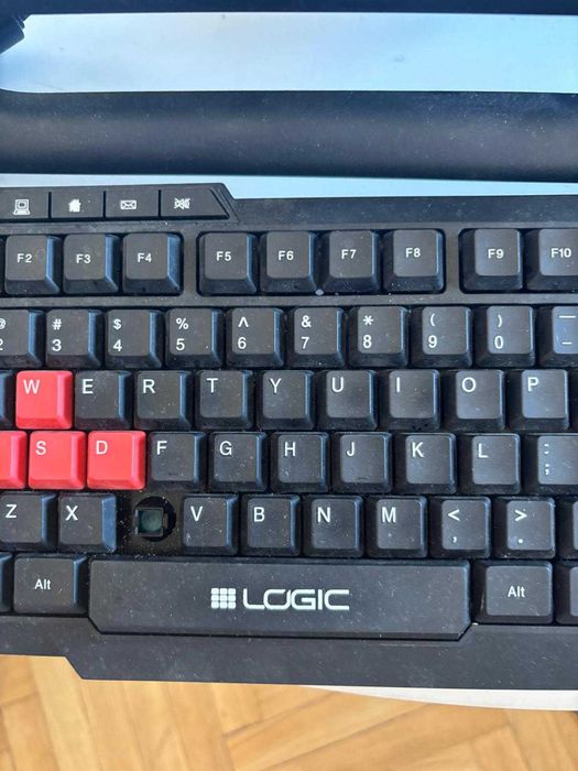 Computer ASUS, cu tastatura si mouse la un super-preț!