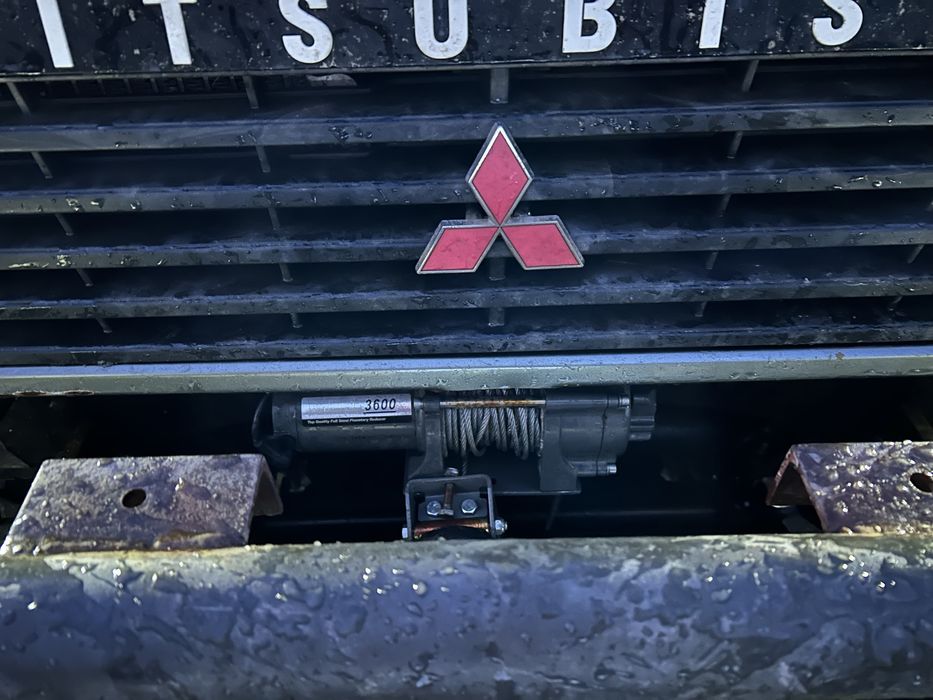 Mitsubishi pajero mk1 2.5