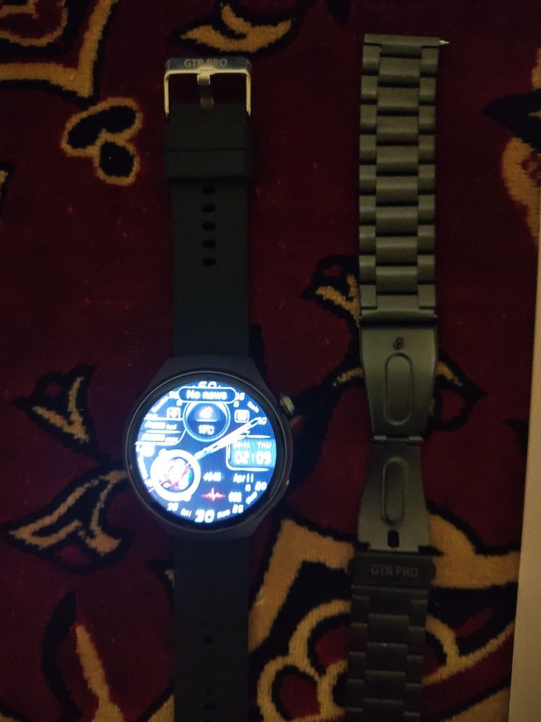 Ceas smartwatch nou nouț.