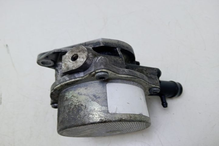 Pompa Vacuum  8201005306 Renault Megane a 3-a generatie seria