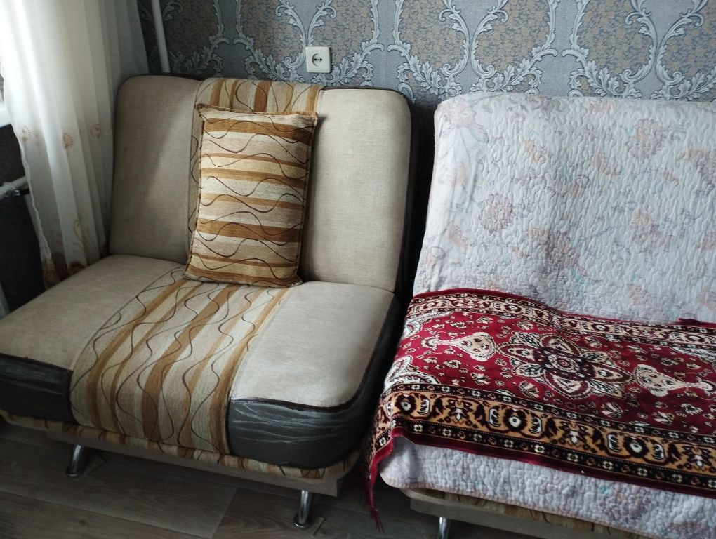 Мягкая мебель диван и кресло ,диван размер 2,2м ,кресла 1метр ,