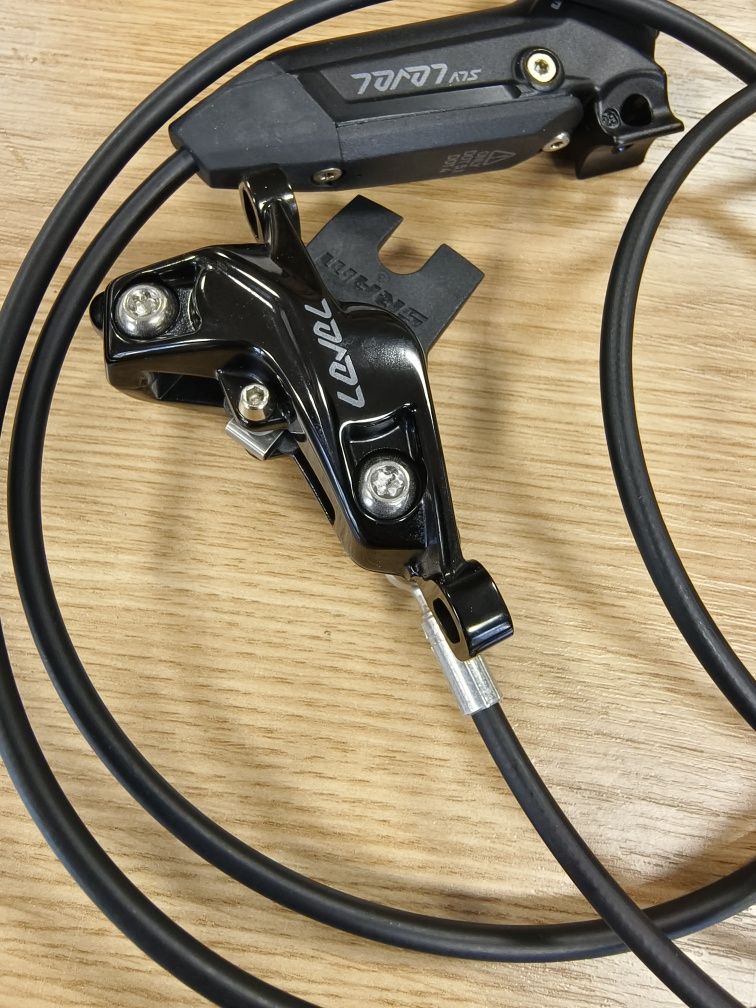 Комплект дискови спирачки SRAM Level Silver Stealth с 4 бутала