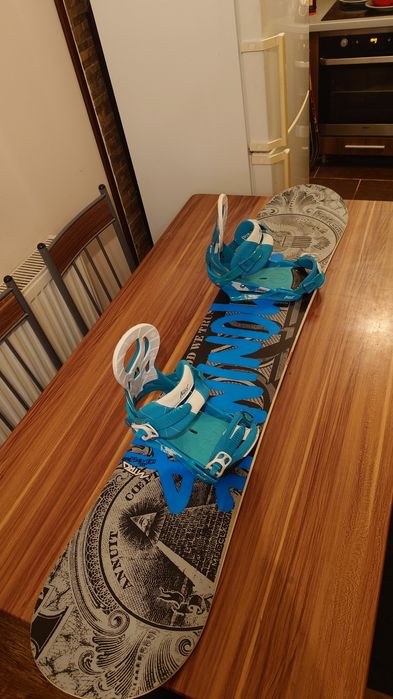 Placa Snowboard Nitro Swindle 148 cm cu legaturi Nitro M