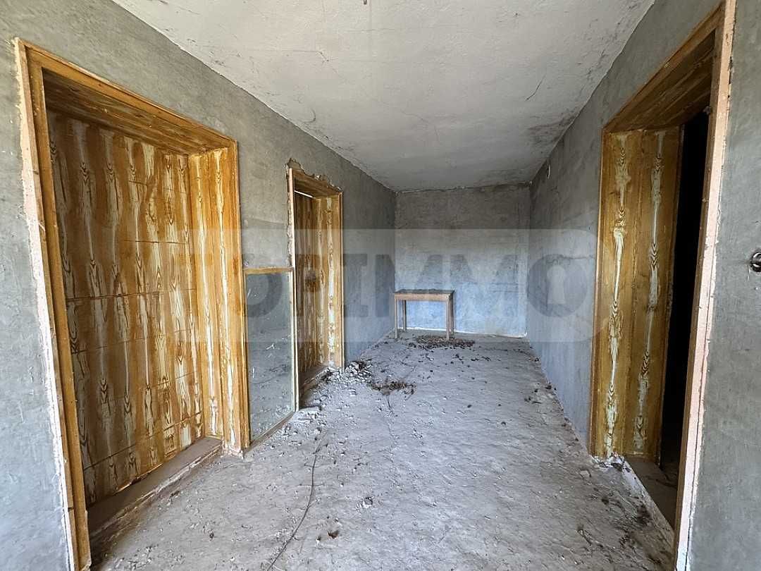 Двуетажна къща в село Кацелово