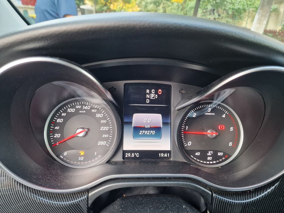 Mercedes-Benz V-Class 250d – 2015