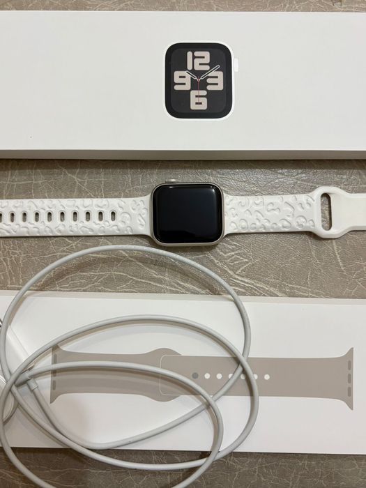 Apple Watch SE 40 мм ( алюминий )