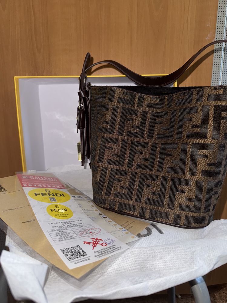 Продаю новую сумку Fendi люкс качества