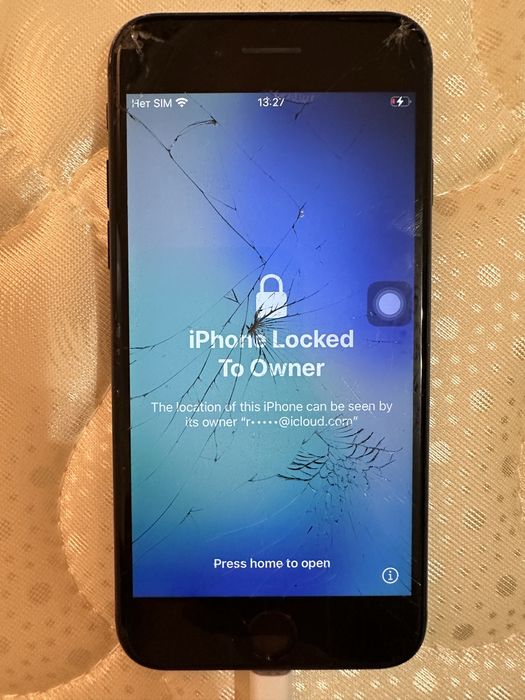 iPhone SE 2 заблокированный