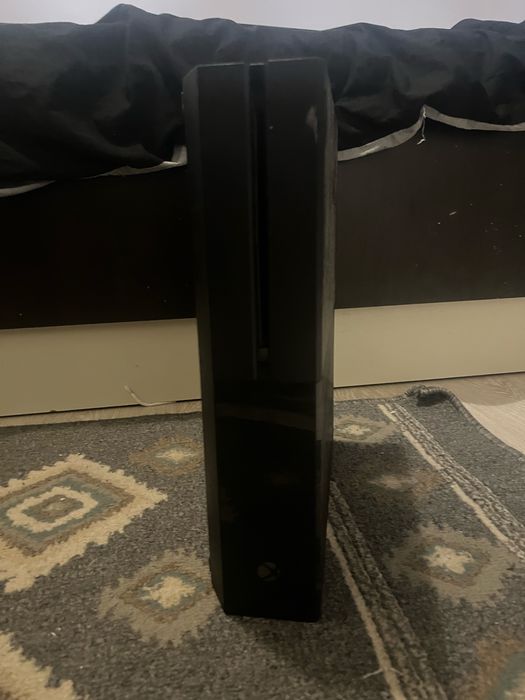 Vând 2 console Xbox One – stare bună, fără controller