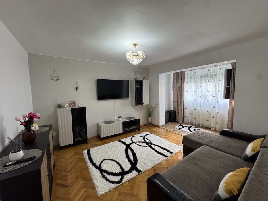 Apartament 2 Camere / Zona Centrala / Etaj 1 / Decomandat