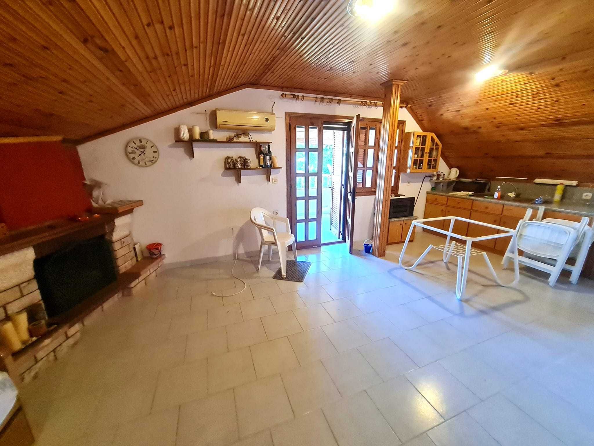 Продава къща с гледка към морето 240м2 двор 580м2 в Аспровалта, Гърция