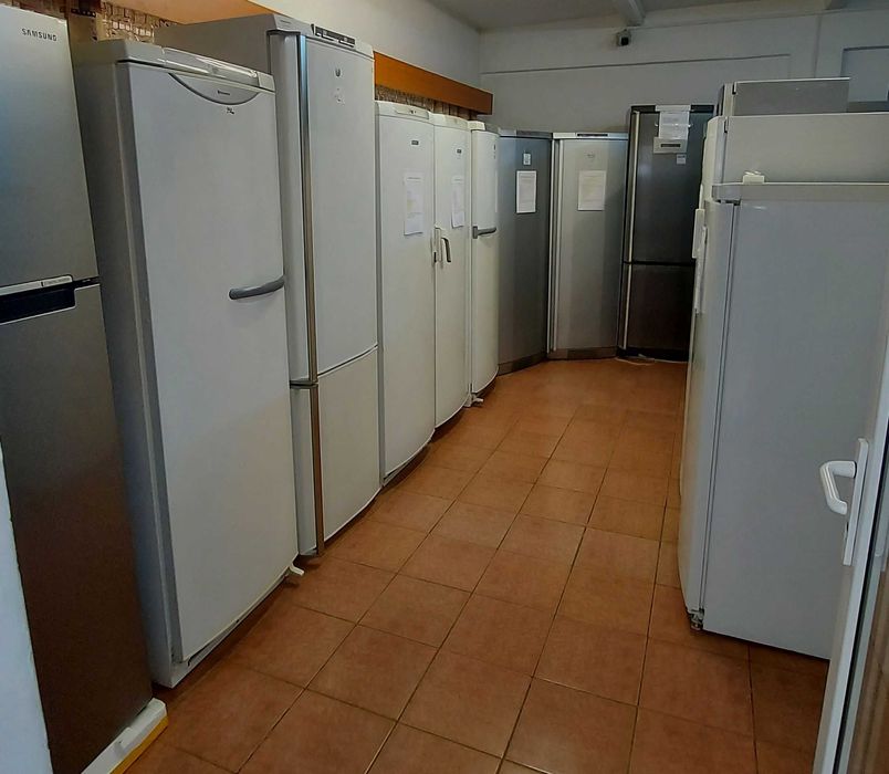 Combine frigorifice, racitoare, congelatoare second-hand de  IMPORT