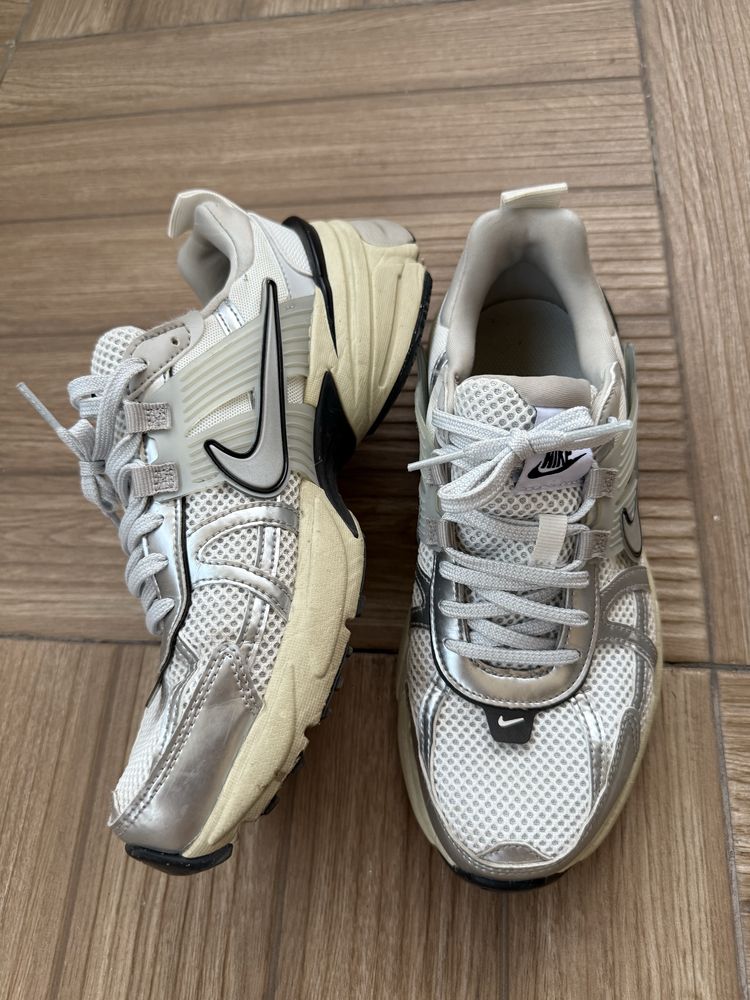 Оригинални маратонки Nike, 39 номер