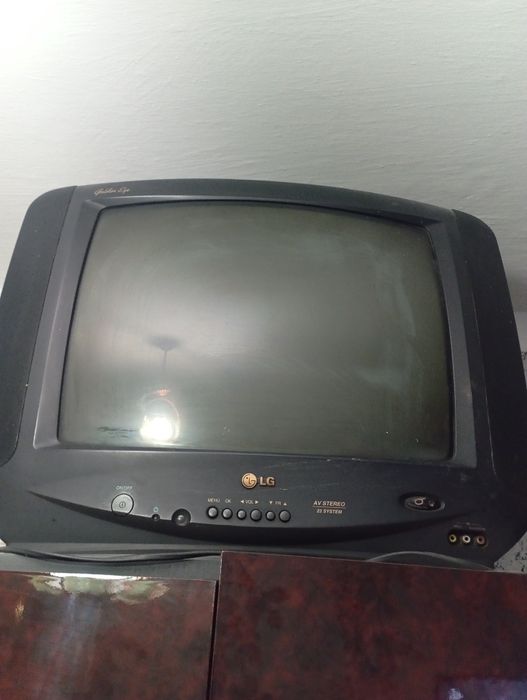 Продам телевизор LG