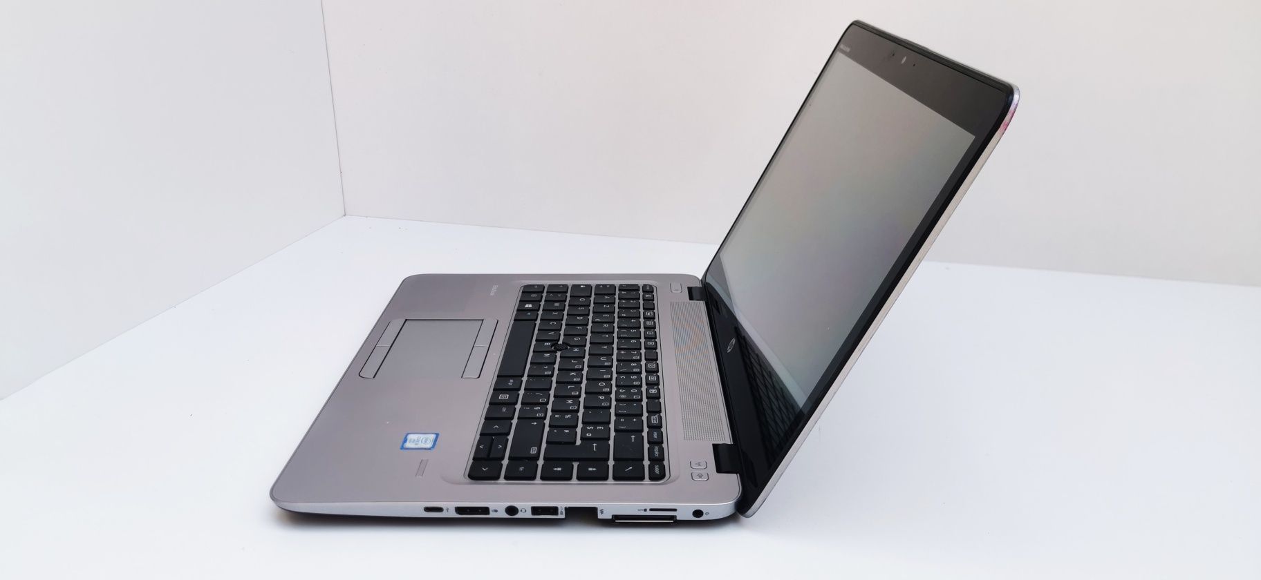 HP EliteBook 820 G3 Procesor i5 6200U 8 GB DDR4 256 GB SSD Intel HD