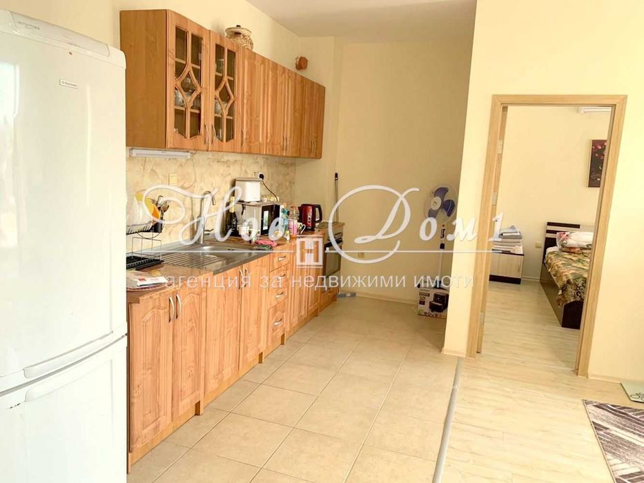 Дава се под наем Двустаен апартамент в к.к. Св.Св. Константин и Елена - 80 кв.м за 900 € - Снимка #2