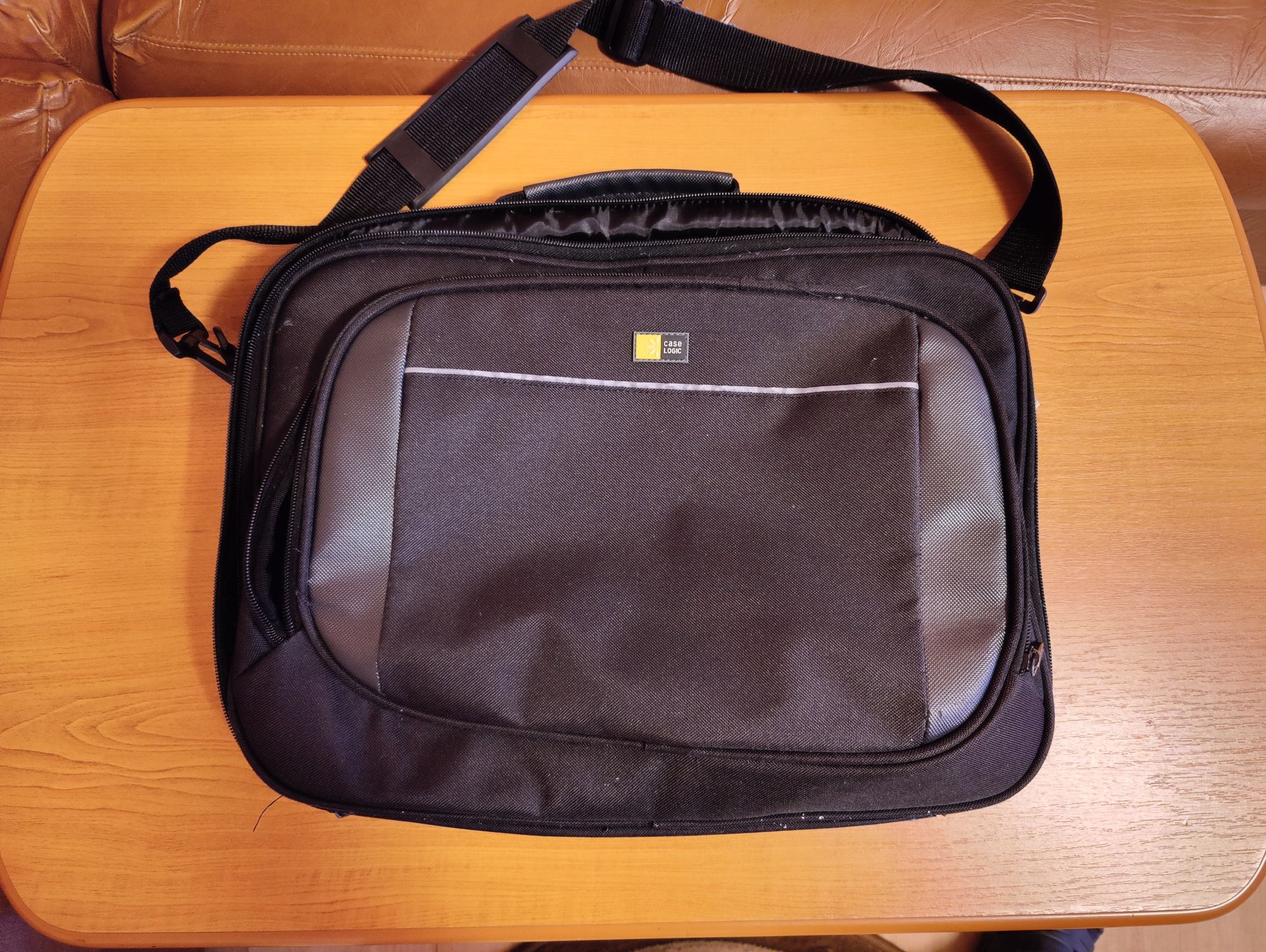 geanta pentru laptop