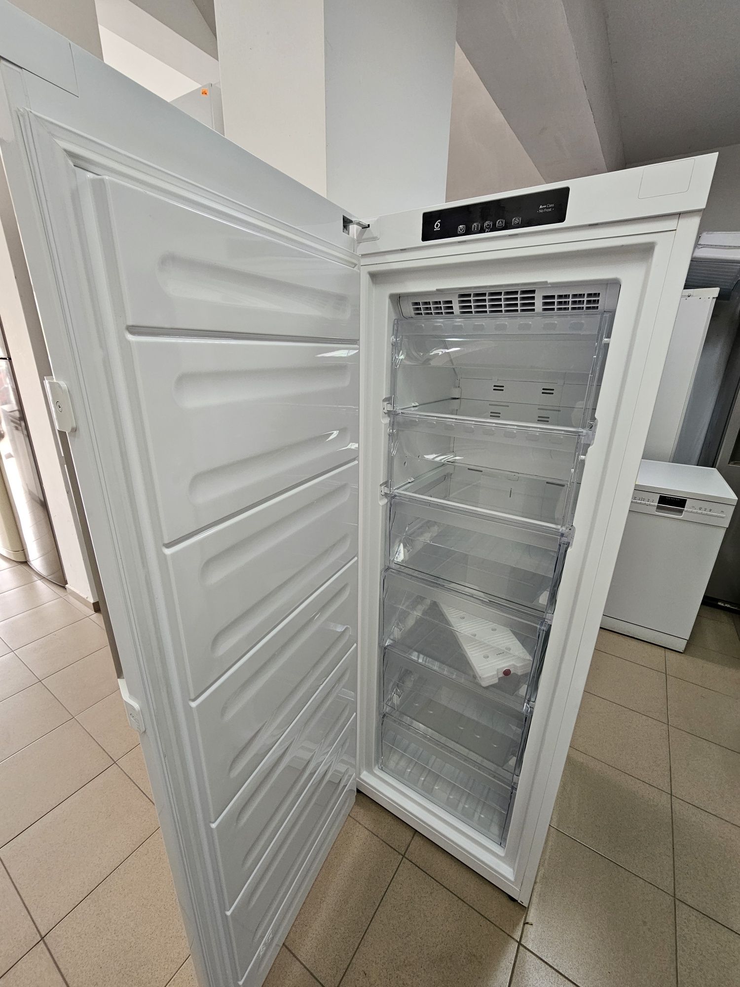 Фризер Whirlpool