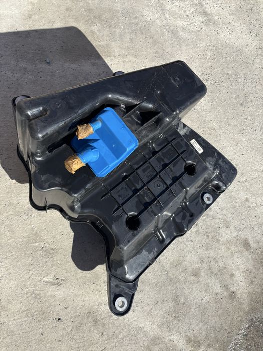 Vand rezervor adblue cu pompa, original pentru Audi