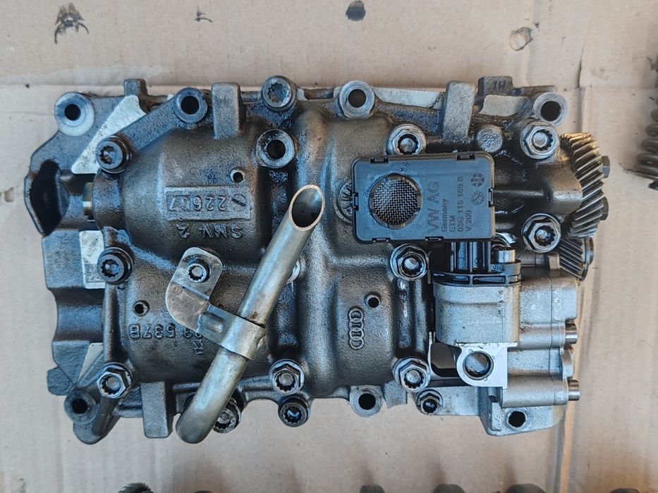 Pompa Ulei Audi A4 B7 2.0 TDI BPW BLB BNA BRE BRF BVF BVG BVA BRD 2005