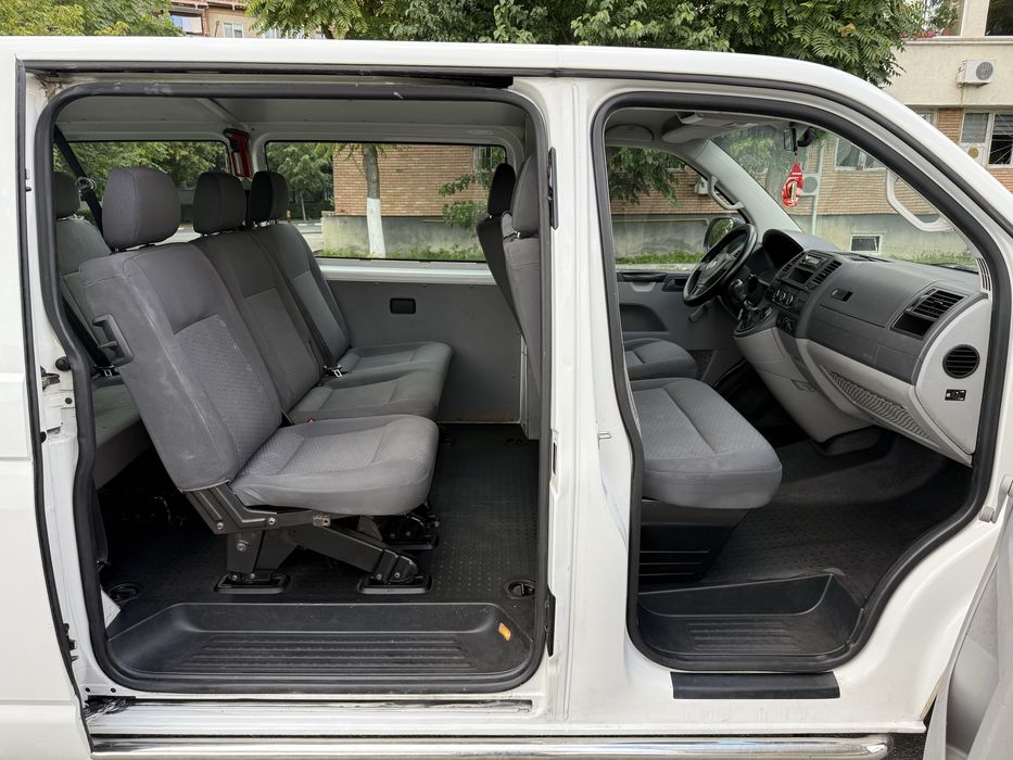 VW Transporter T5 2.0 Tdi 102 Cp Euro 5 cu 8+1 Locuri