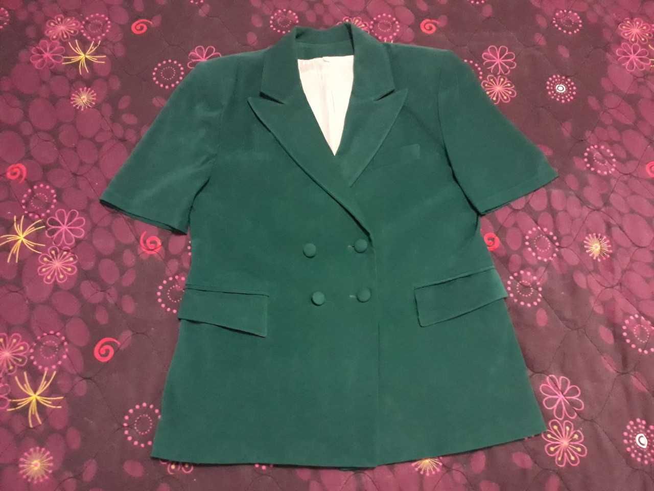 Дамско зелено голямо сако много красиво ново-хл-40лв.