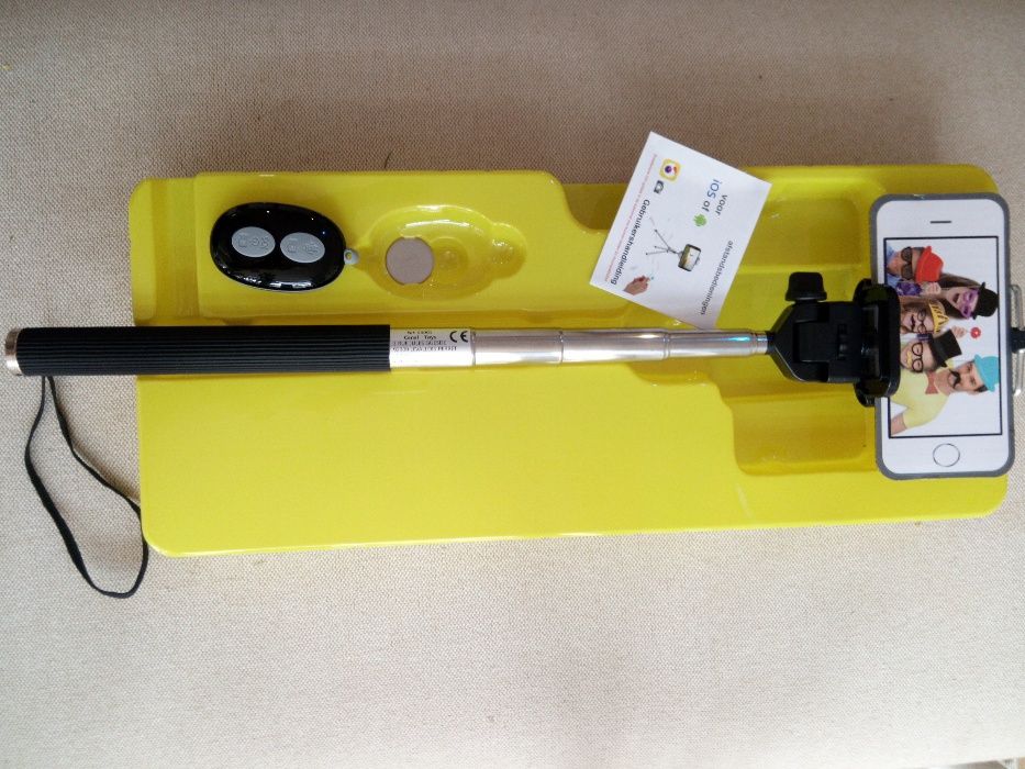 Selfie stick cu telecomanda