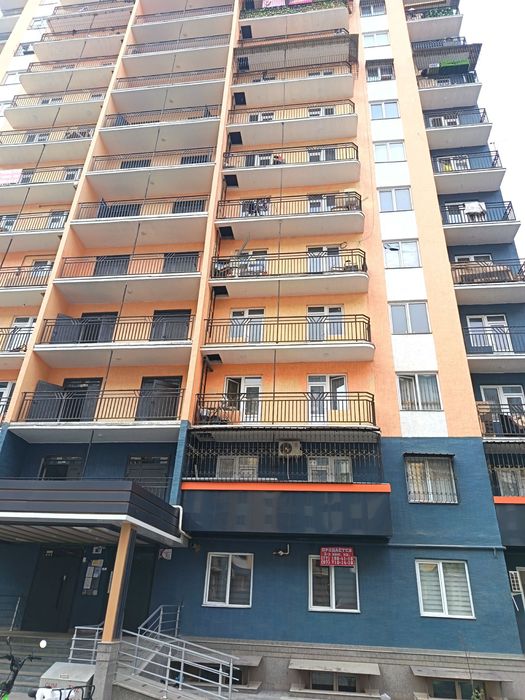 Кватира на 1 этаже новастройка 75кв