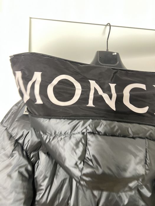 Дамско яке модел 2024.Чисто нови, налични всички размери.По една серия