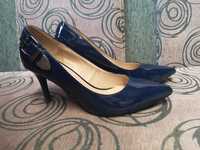 Дамски сини лачени обувки