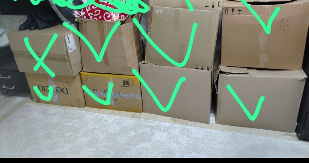 7 Коробка разных одежды общ 6000тг