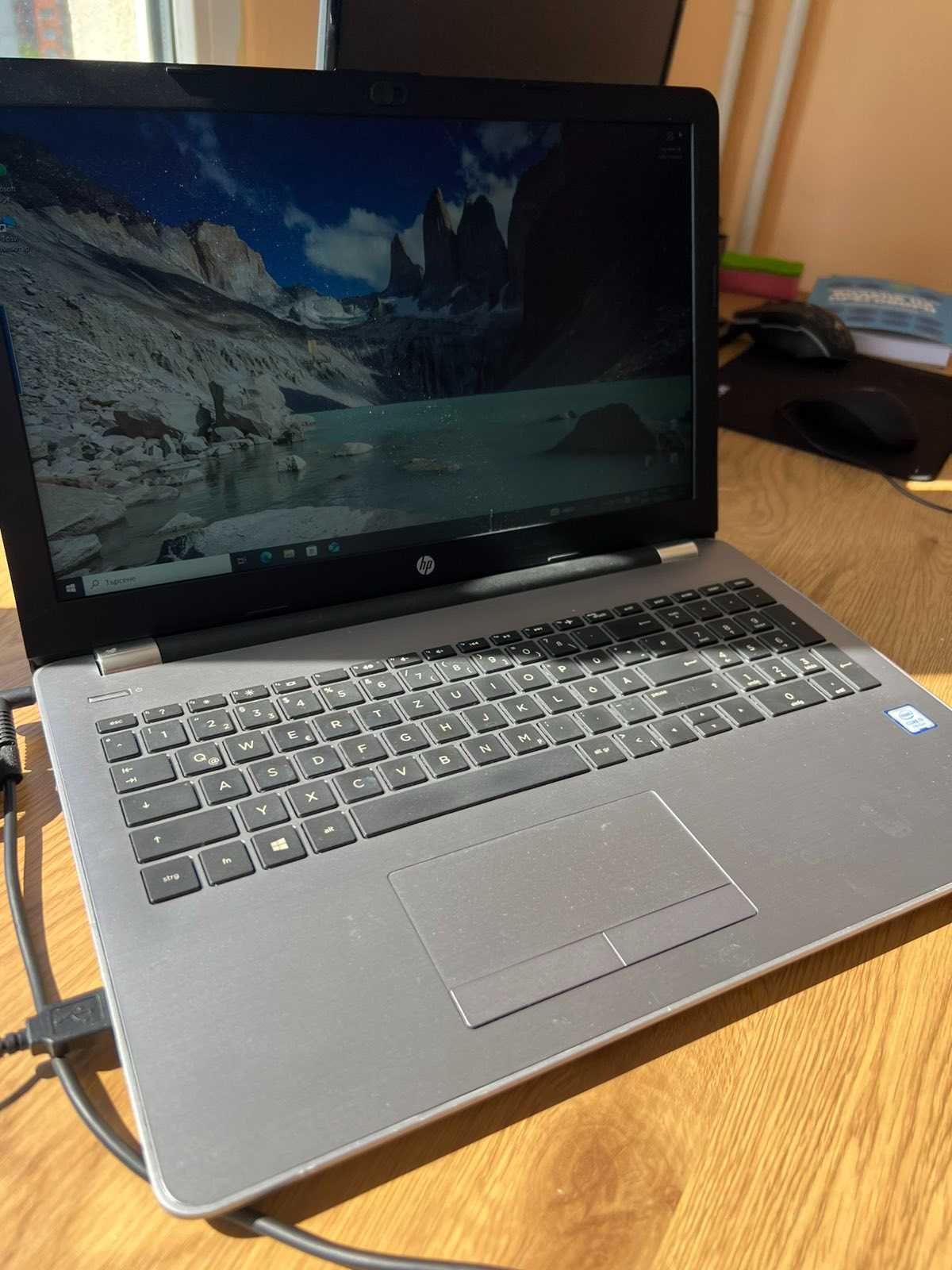 Лаптоп HP 250 G6 Notebook, 15.6", 8 GB RAM, 256 GB SSD,