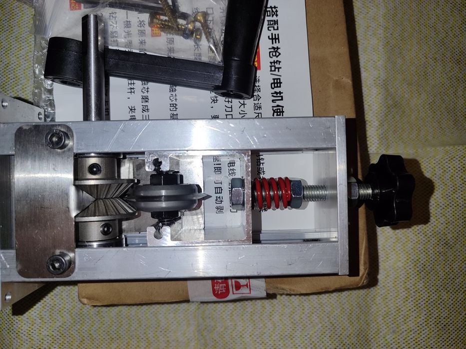 Станок для зачистки проводов