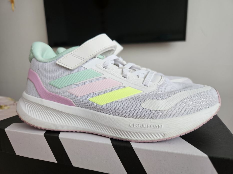 Adidasi fete Adidas marimea 35