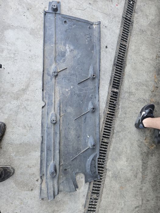 scut lateral stanga skoda superb 2 2.0 motorina 2012