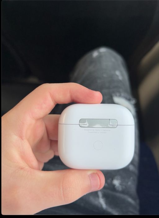 AirPods 3 with Wireless Charging Case