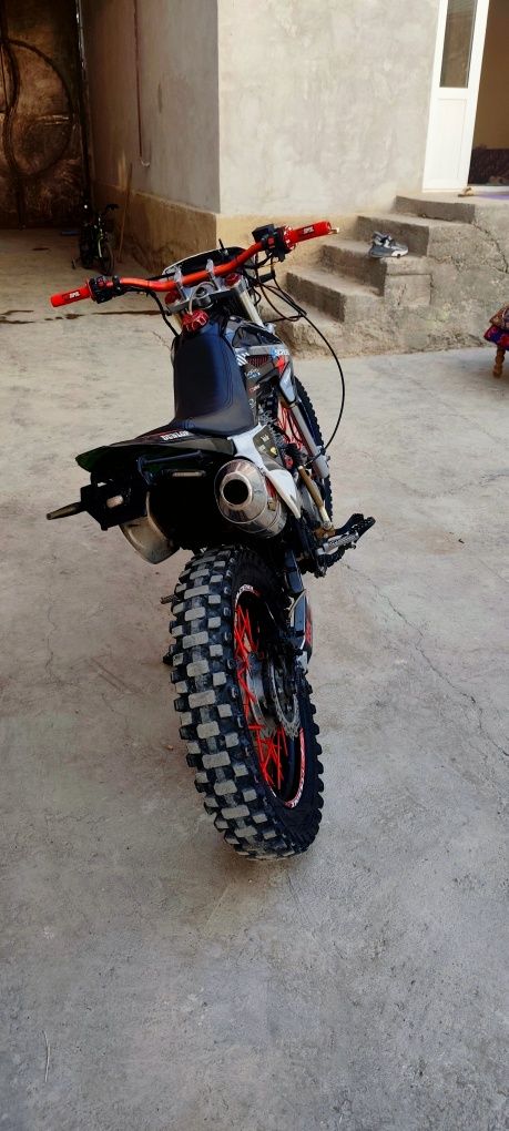 Enduro Kroos R9 250cc