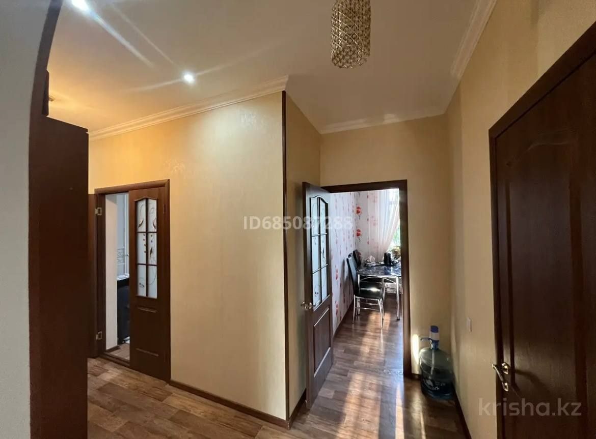 Срочно! Продается 2х комн квартира  в центре г.Абай!