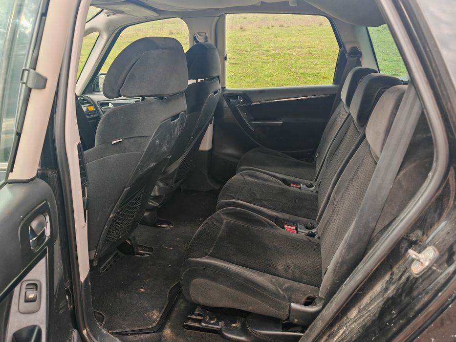 Vând Citroen C4 Picasso 8.000 de lei negociabil