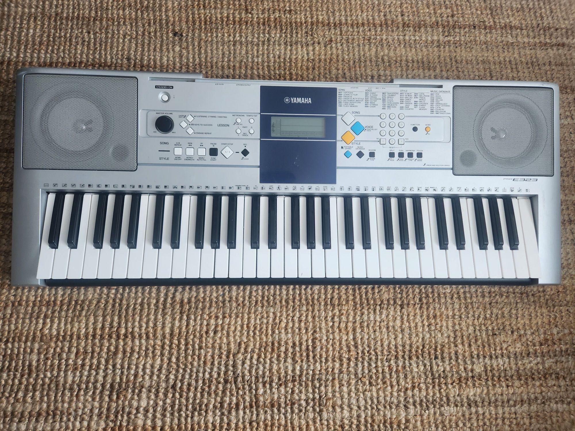 Orga Yamaha psr 323
