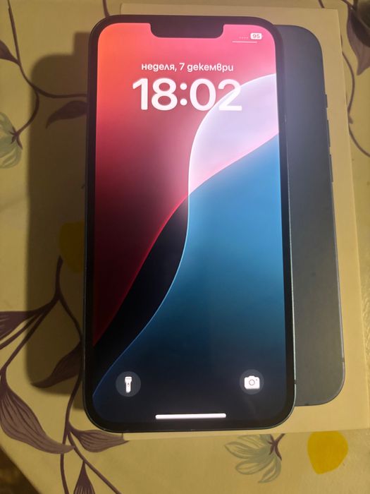 Айфон 13 128 гб  Много запазен един собственик нова батерия