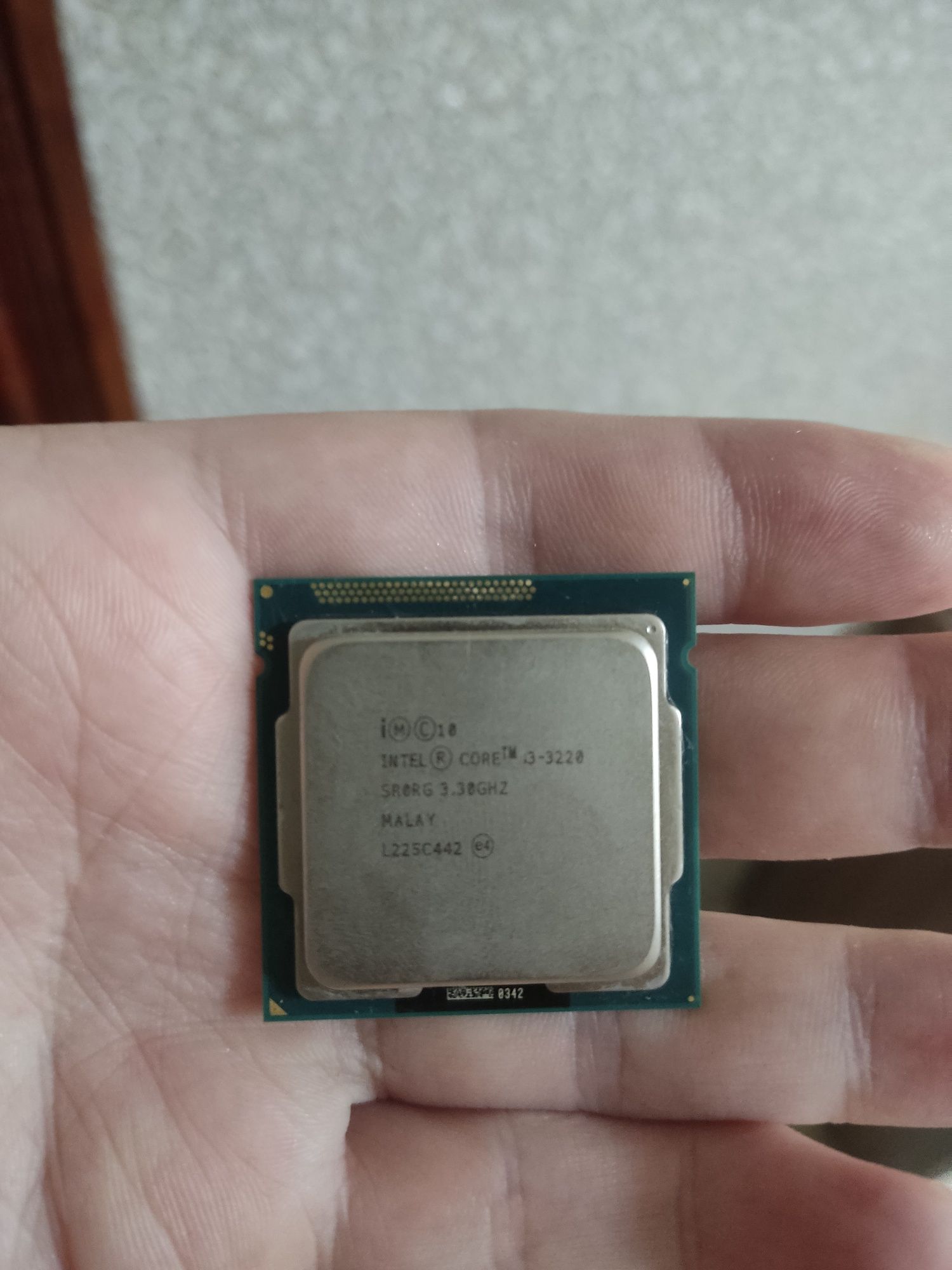 Процессор core i3 3220 продам