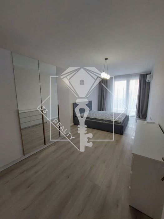 Продава се Двустаен апартамент в Пловдив, Гагарин - 75 кв.м за 2000 €/кв.м - Снимка #2