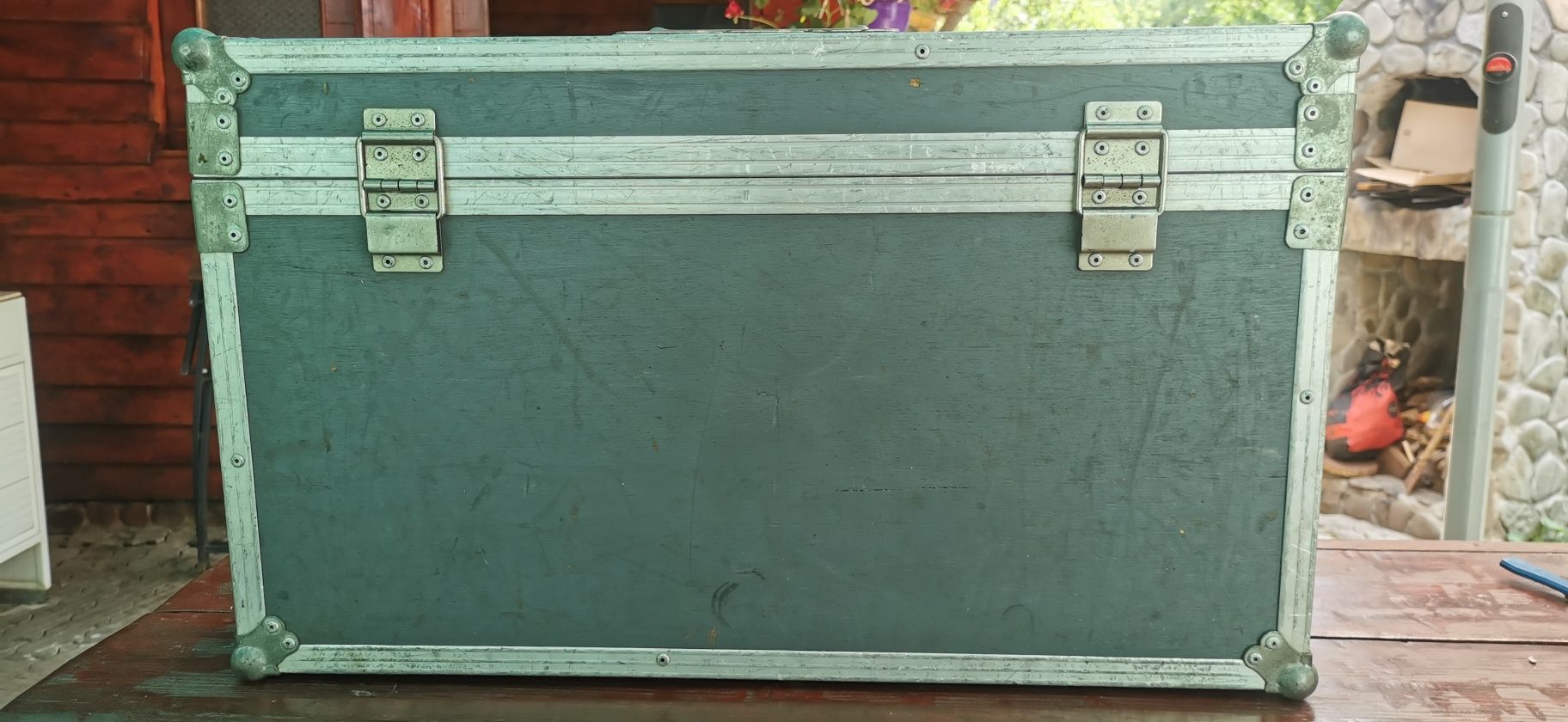 Vand case rack pentru cabluri