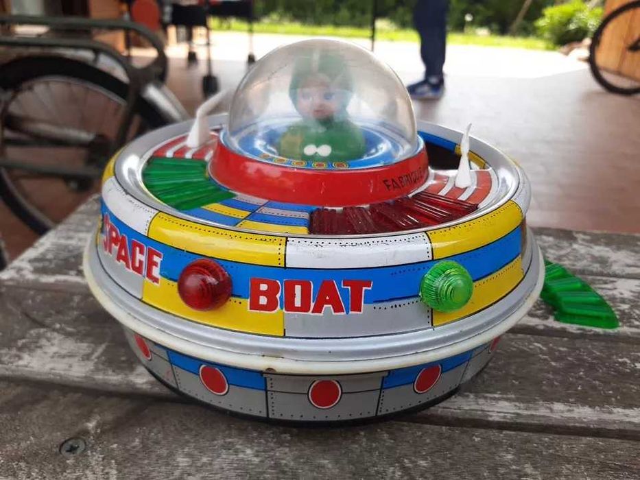Jucarie din tabla Space Boat