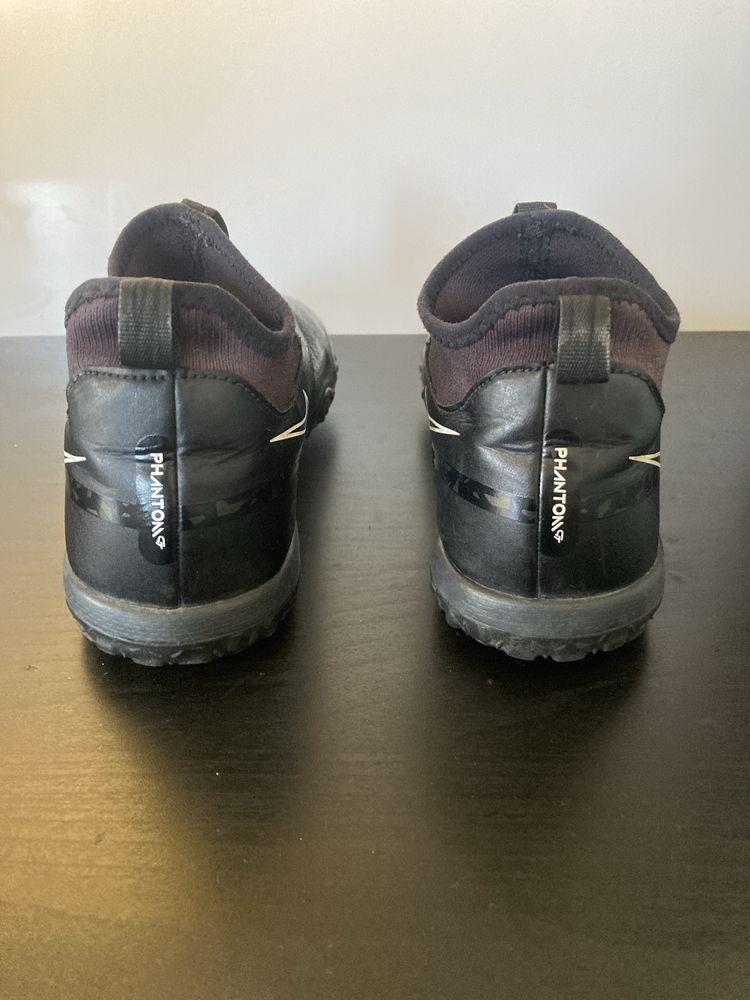 Ghete de FootBall NIKE Phantom GT mărimea 33